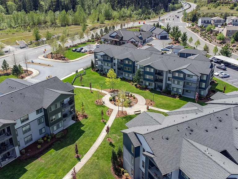 Four Lakes Apartment Homes — Photo 11