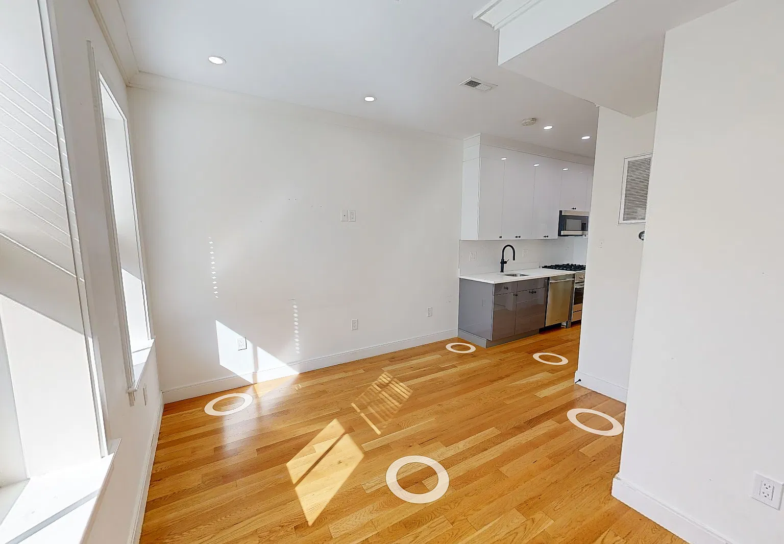 1 bed, 550 sqft, $3,200 — Photo 1