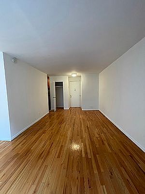 3rd image of 27 E 13th St APT 3G