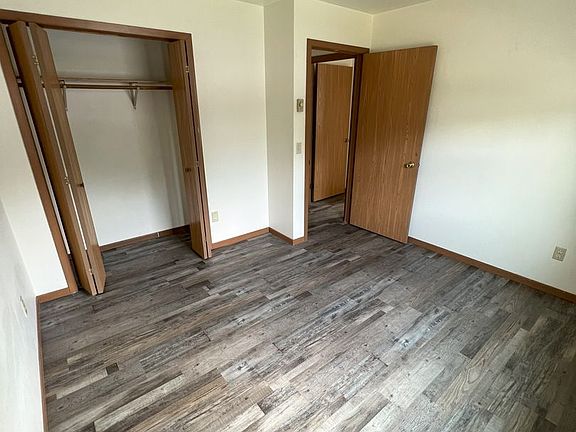 4th image of 1103 Glades Dr #2