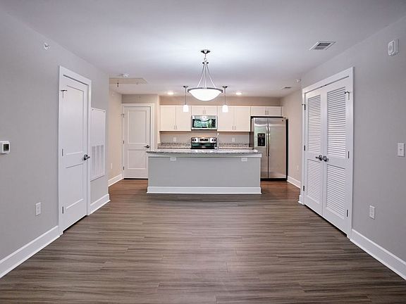 4th image of 111 Purefoy Rd #105