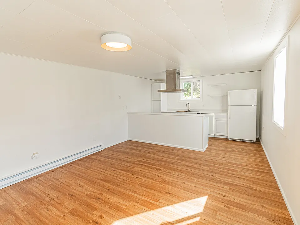 529 SW 32nd St