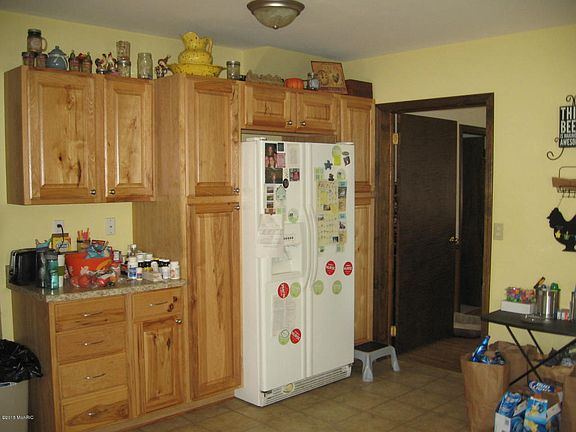 5th image of 829 E Melendy St