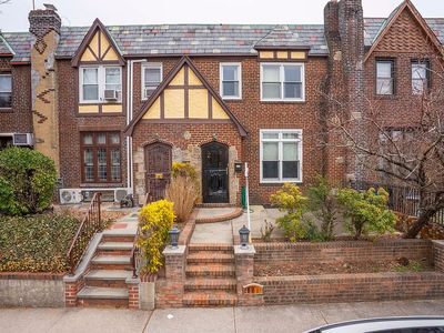 4035 172nd St, Flushing, NY, 11358