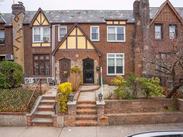 4035 172nd St, Flushing, NY 11358