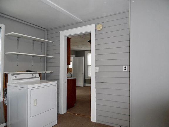 5th image of 622 6th Ave E