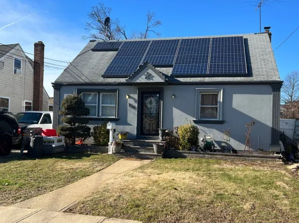 740 Barry Pl, Uniondale, NY 11553