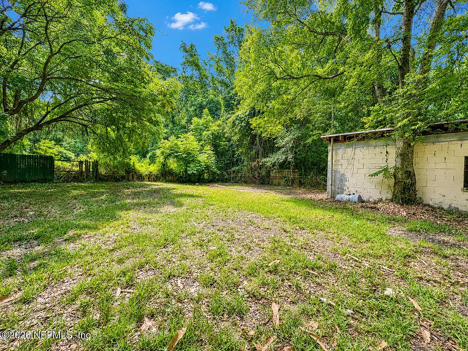 19th image of 957 ODESSA Drive E