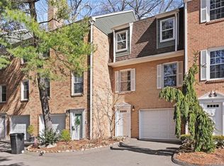 3 Valley View Rd APT 3, Norwalk, CT 06851