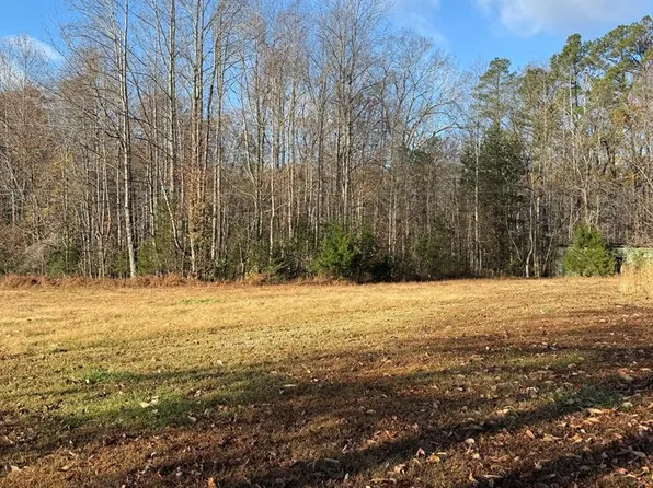 2 Carter Town Rd, Warsaw, VA 22572