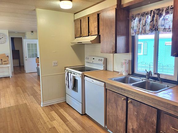 2nd image of 2385 Table Rock Rd Space 28