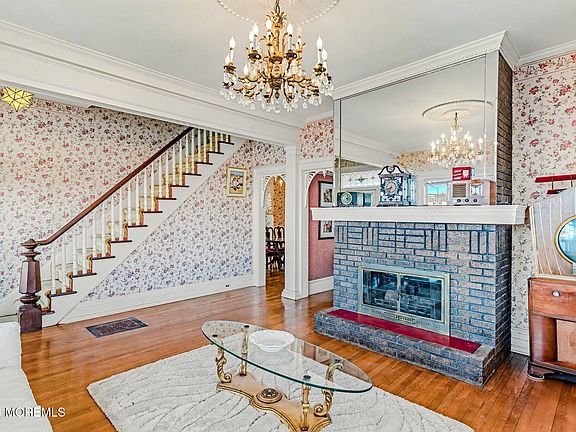 4th image of 62 Lake Avenue