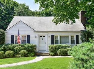 22 Blossom Ter, Larchmont, NY 10538