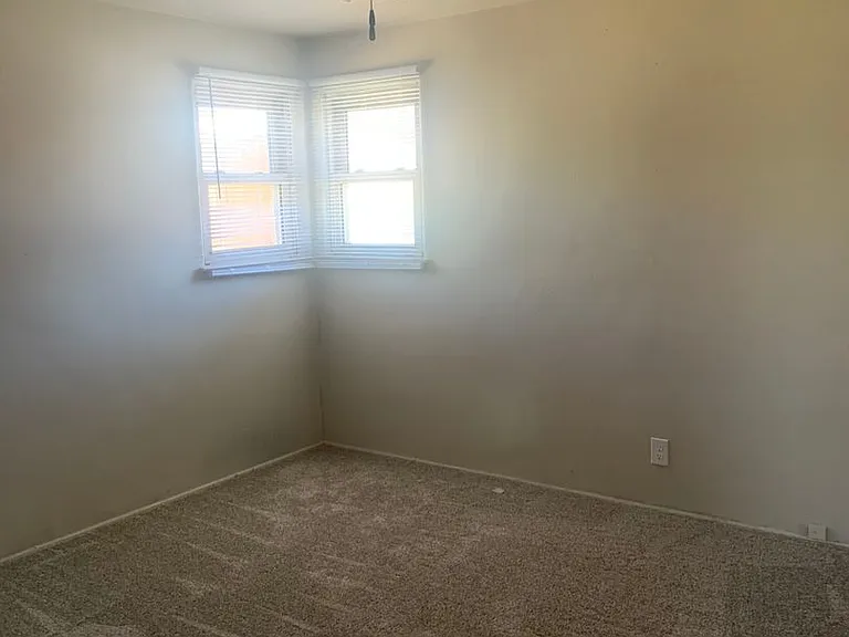 3902 Laramie St — Photo 9