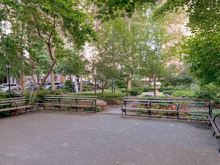 25 Tudor City Pl #809 — Photo 19