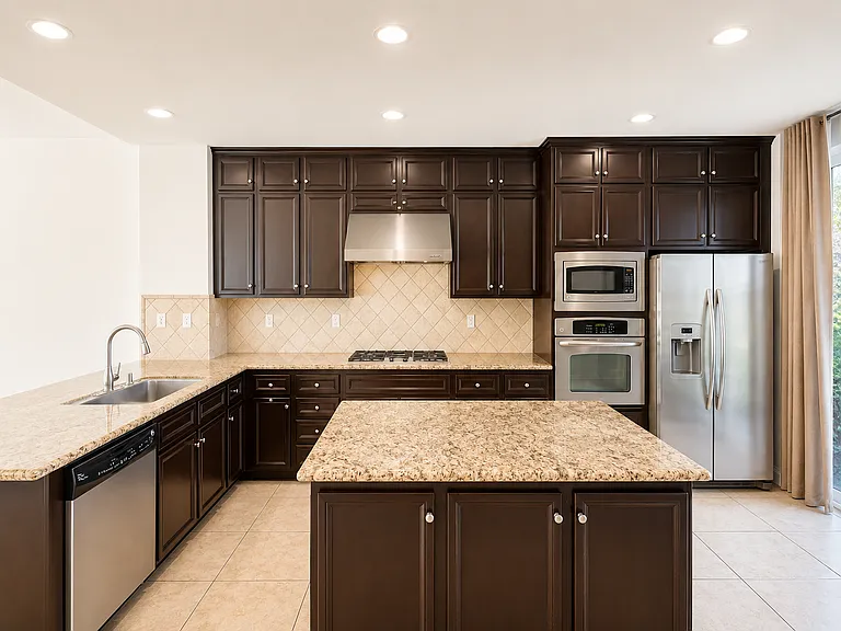 Vantis Dr — Photo 4
