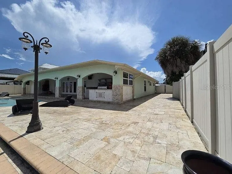 3927 E Eden Roc Cir — Photo 23
