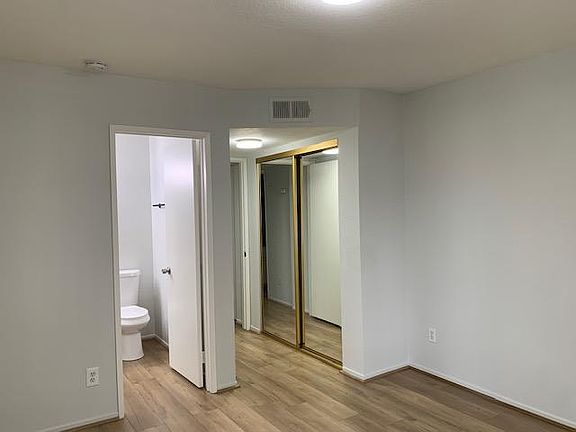 4th image of 800 E Wilson Ave #101