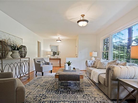3rd image of 2653 Galahad Dr NE