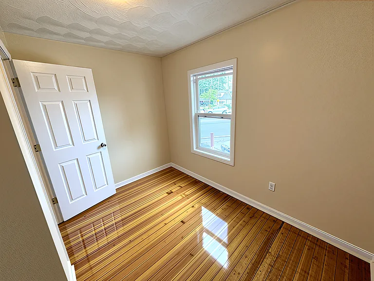 1096 N Shore Rd #1 — Photo 4