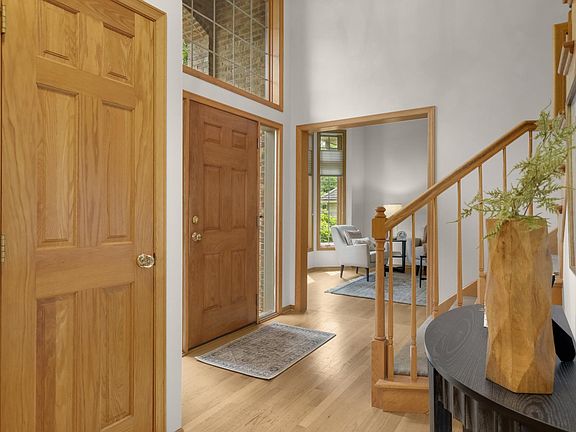 3rd image of 5715 Pond Dr