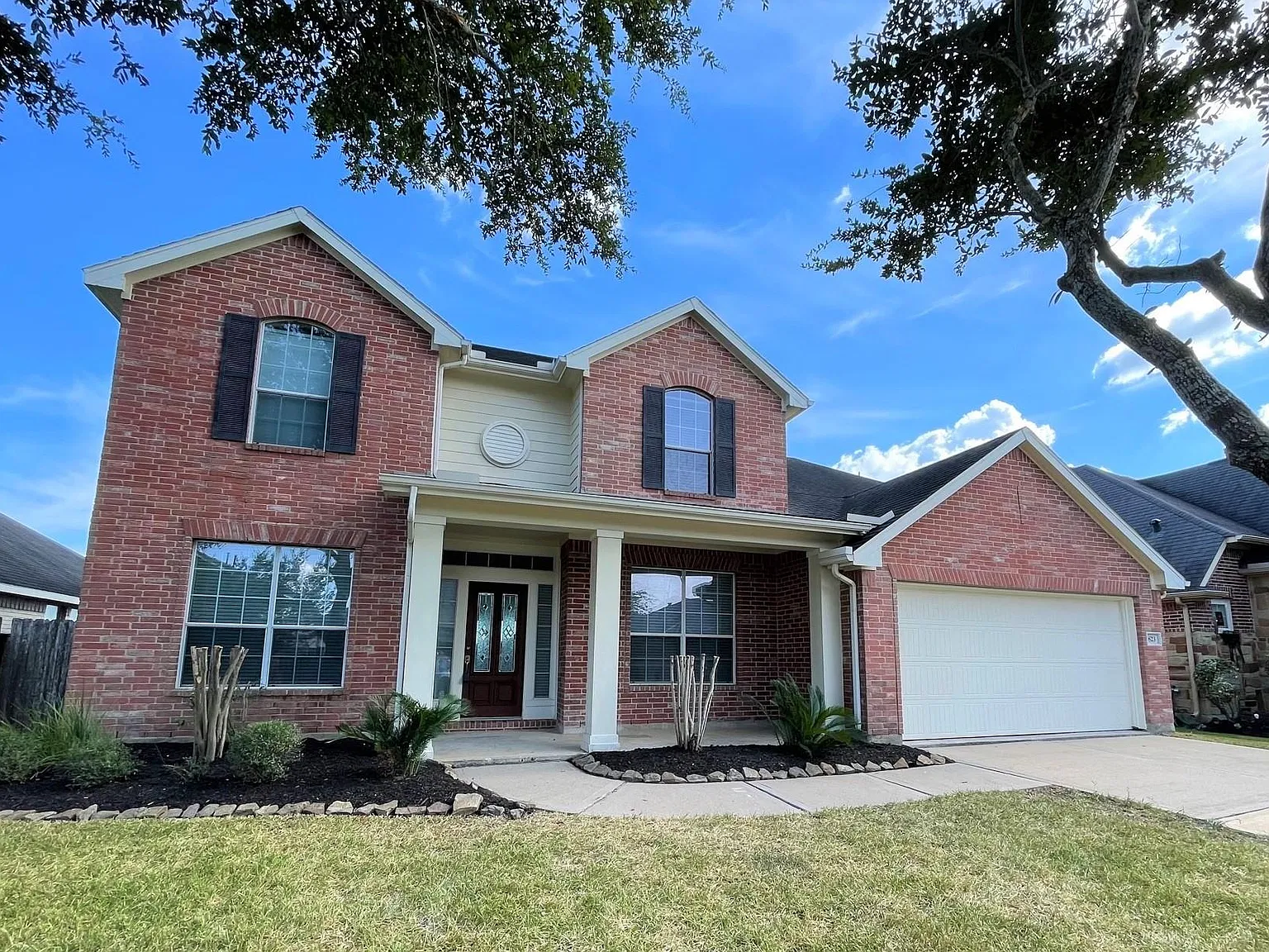 4 bed, 3.5 bath, 3100 sqft, $2,500 — Photo 2