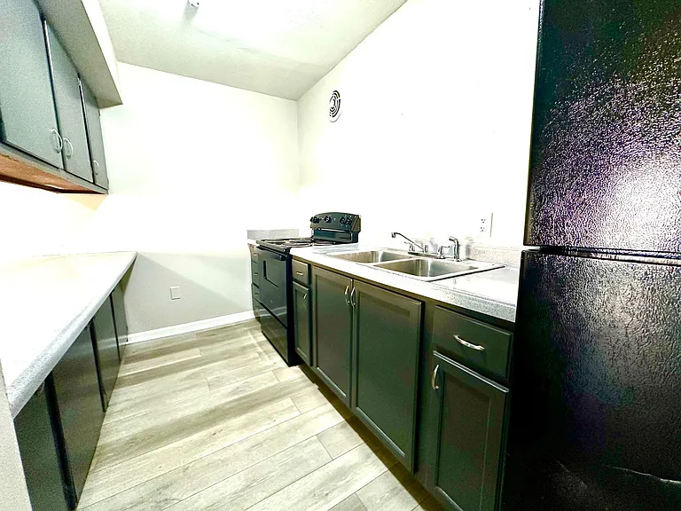5665 McClelland Dr — Photo 31