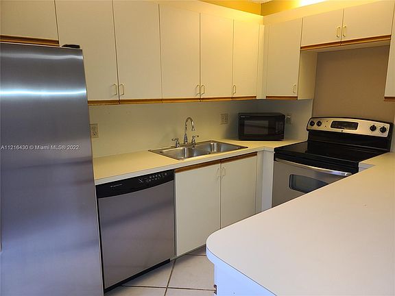 5th image of 9940 NW 6th Ct #9940
