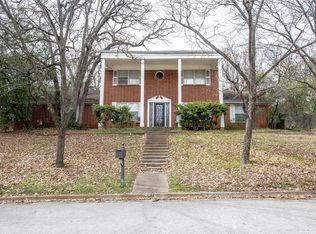 1001 Circle Ln, Bedford, TX 76022