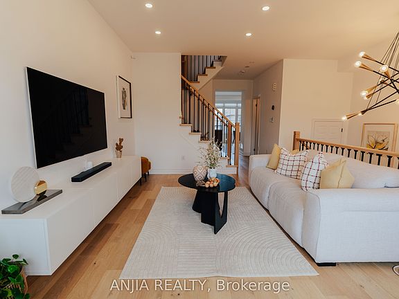 5th image of 221 Dundas Way