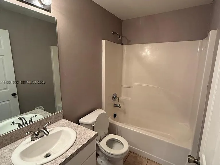 4412 26th St SW #0 — Photo 2