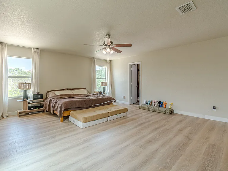 4411 Southton Way — Photo 13