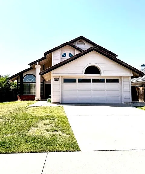 39925 Falcon Way — Photo 1