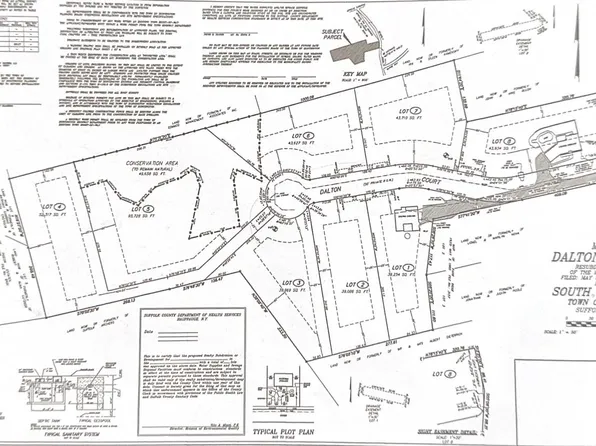 6 Dalton Court, Huntington Station, NY 11746