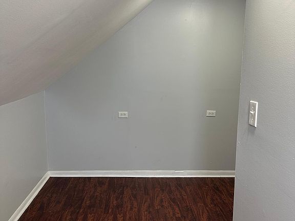 3rd image of 8978 Chestnut Ave