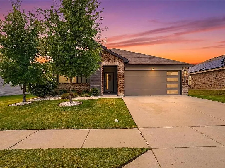 1513 Hulen Park Trl — Photo 37