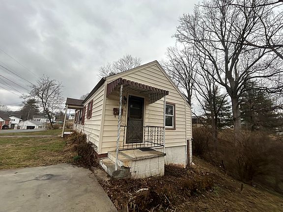 2nd image of 316 Sunset Dr