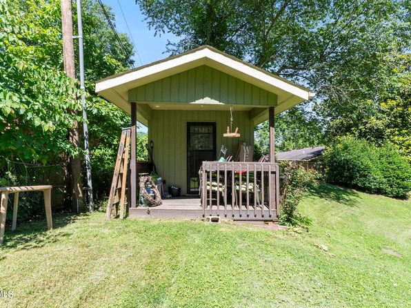 1511 Mountain View Ave E, Big Stone Gap, VA 24219