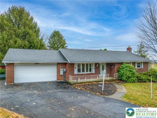 540 Hilldale Dr, Bath, PA 18014