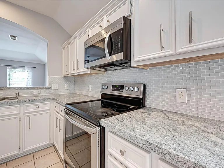 7306 Autumn Aspen Ln — Photo 12