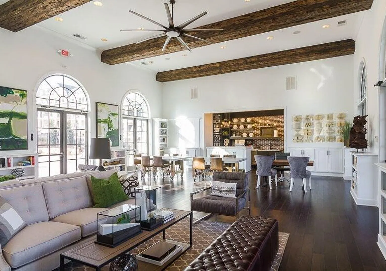 Luxury End-Unit Townhome in Harlow | Minutes to Downtown Alpharetta & Roswell! — Photo 2