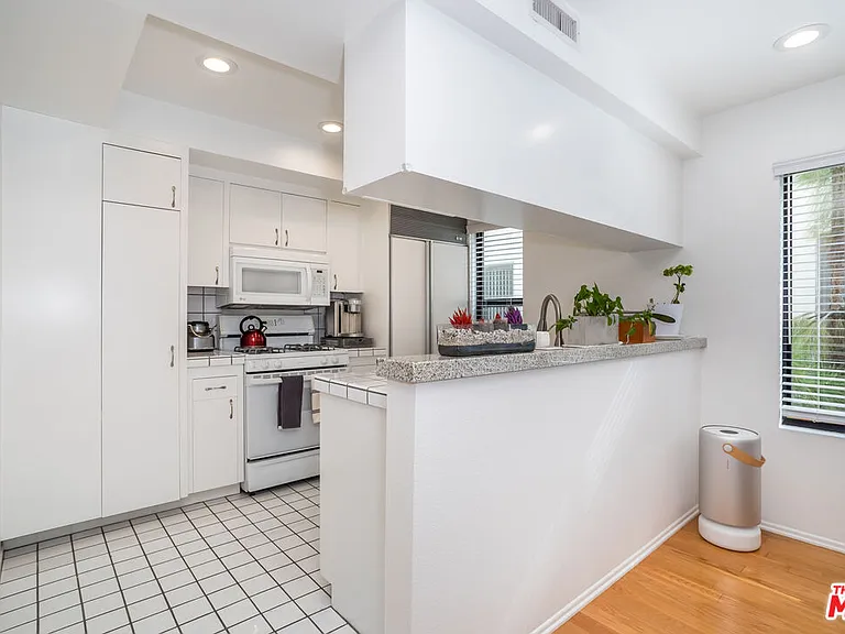 802 Washington Ave — Photo 8