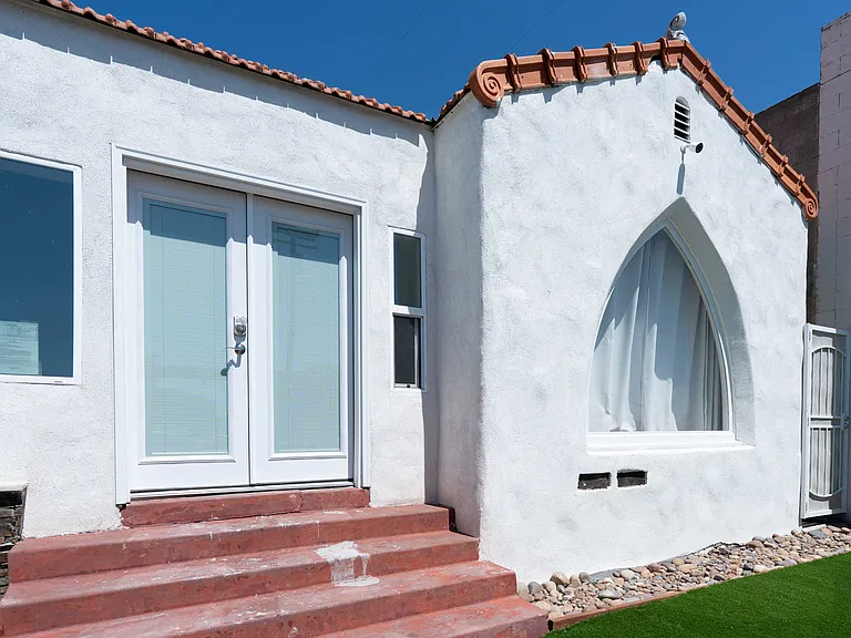 4621 Soria Dr — Photo 2