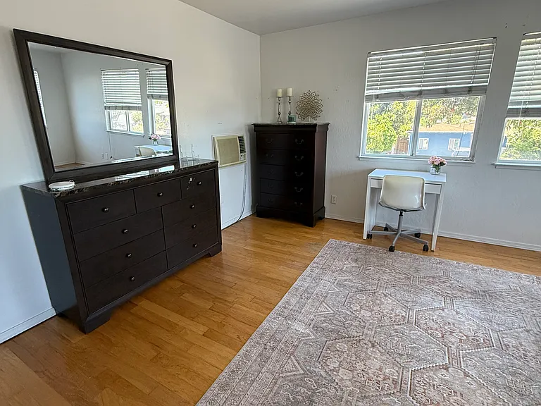 786 Santa Paula Ave — Photo 5