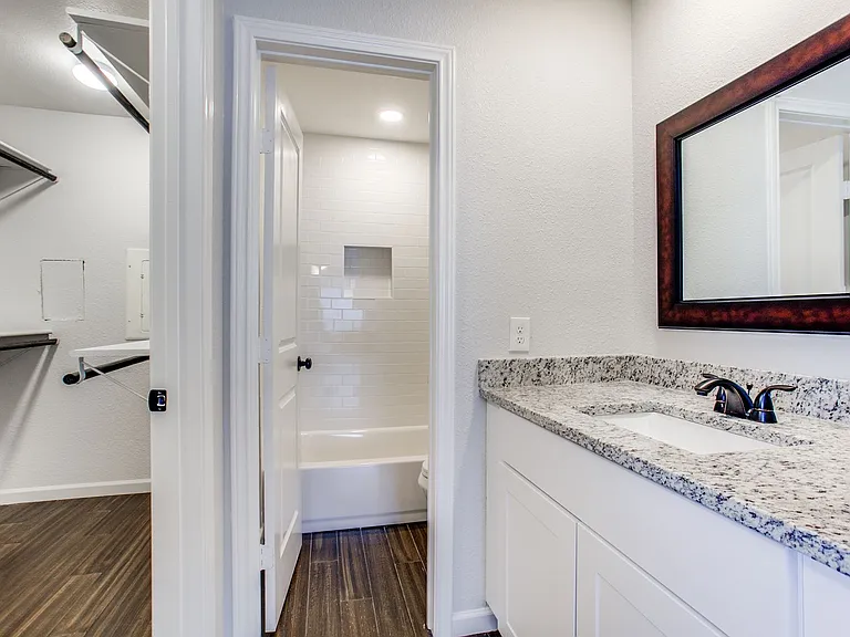 Creekside Condominumums — Photo 49
