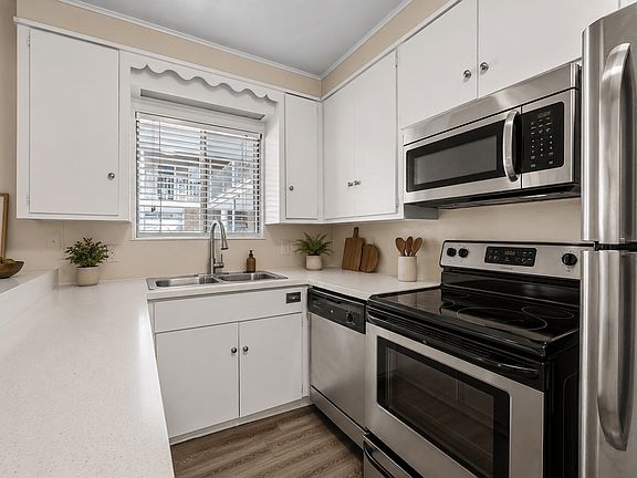 5th image of 2606 Enfield Rd APT 112