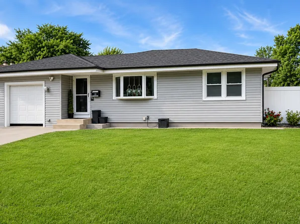 20 W Division St, Villa Park, IL 60181