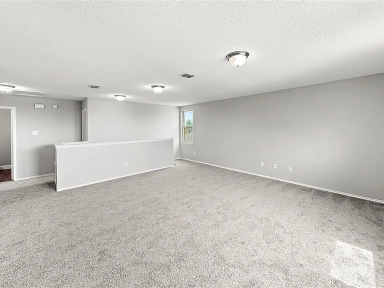1701 Silverwood Ln — Photo 14