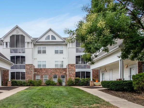 6520 Lake Park Dr APT 304, Greenbelt, MD 20770