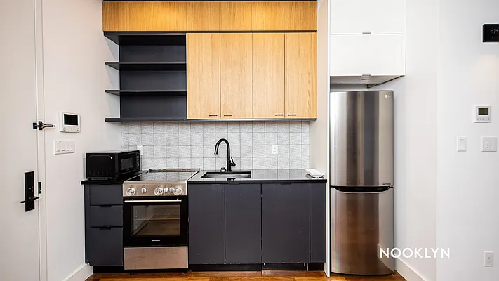 Rented by Nooklyn NYC LLC | media 54